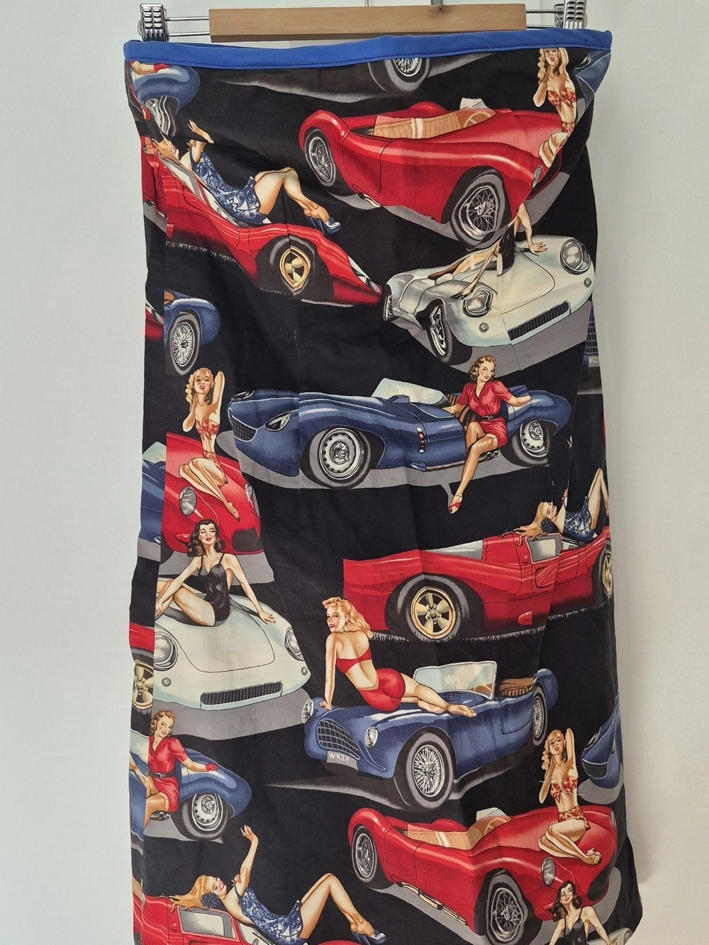 Pin-up Strapless Mini Dress